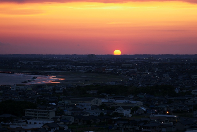 雲の下から夕陽_d0116804_13531125.jpg