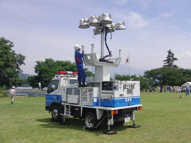 水防訓練と照明車_f0141310_7392221.jpg