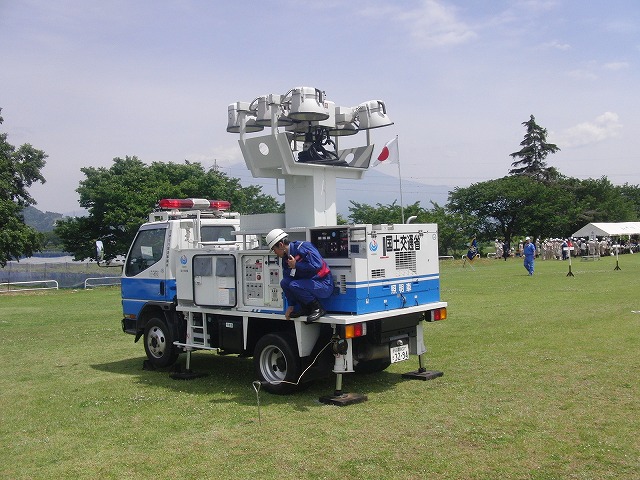 水防訓練と照明車_f0141310_7392720.jpg