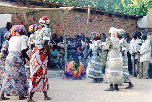 村のお祭り マラウイ　1997年8月～2000年9月 Malawi_a0183811_9103278.jpg