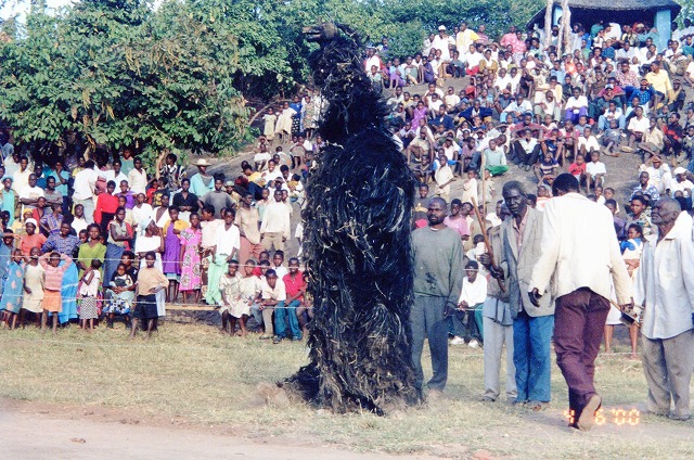 村のお祭り マラウイ　1997年8月～2000年9月 Malawi_a0183811_994529.jpg