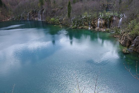 スロベニア・クロアチアの旅-12 （４月20日　5日目午後）　プリトヴィッツェ湖群国立公園　クロアチア　_a0031741_12175971.jpg