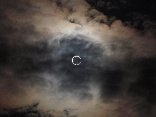 Golden ring solar eclipse(金環日食)_b0055146_991465.jpg