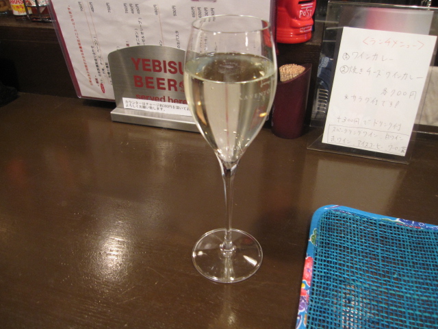 kassi\'s Bar 「ランチ・ワインカレー・セット」¥1,000@新橋_b0042308_10592774.jpg