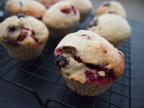 Berry Muffines with Fresh Mint_f0111926_1363691.jpg