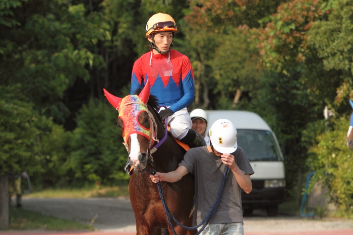 2012年5月18日(金) 高知競馬 4R 天狗高原特別 A-2_a0077663_7214769.jpg