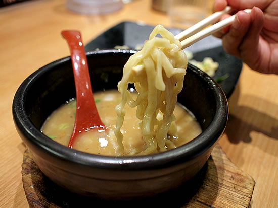 2012.5.19　鶏と魚だしの つけめん哲＠溝の口_d0078656_18333982.jpg