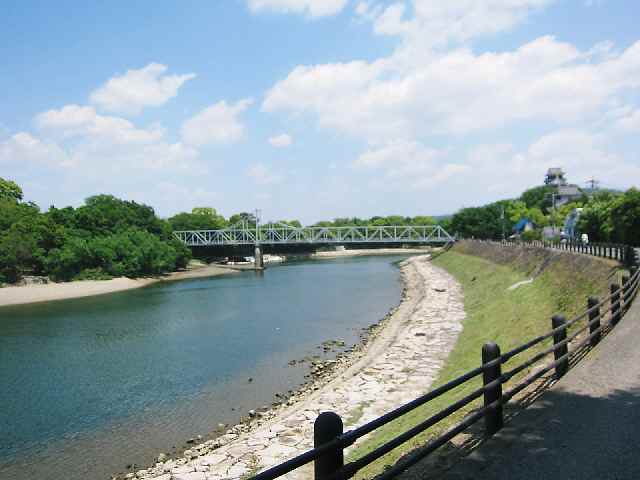 【岡山・高松飽食旅その⑤烏城（うじょう）見学】_c0042960_1771475.jpg