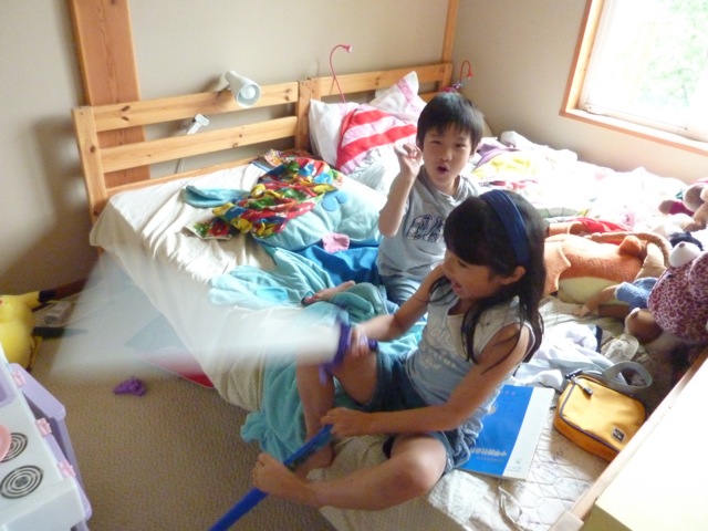 長女 初めての個室のため張り切る!_c0080075_4245076.jpg