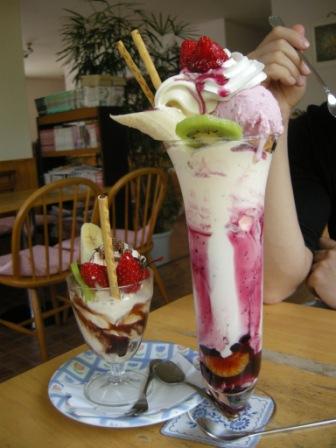 カフェ ドリーム のパフェ つなぐnpoまちミューブログ カフェ ドリーム のパフェ つなぐnpoまちミューブログ