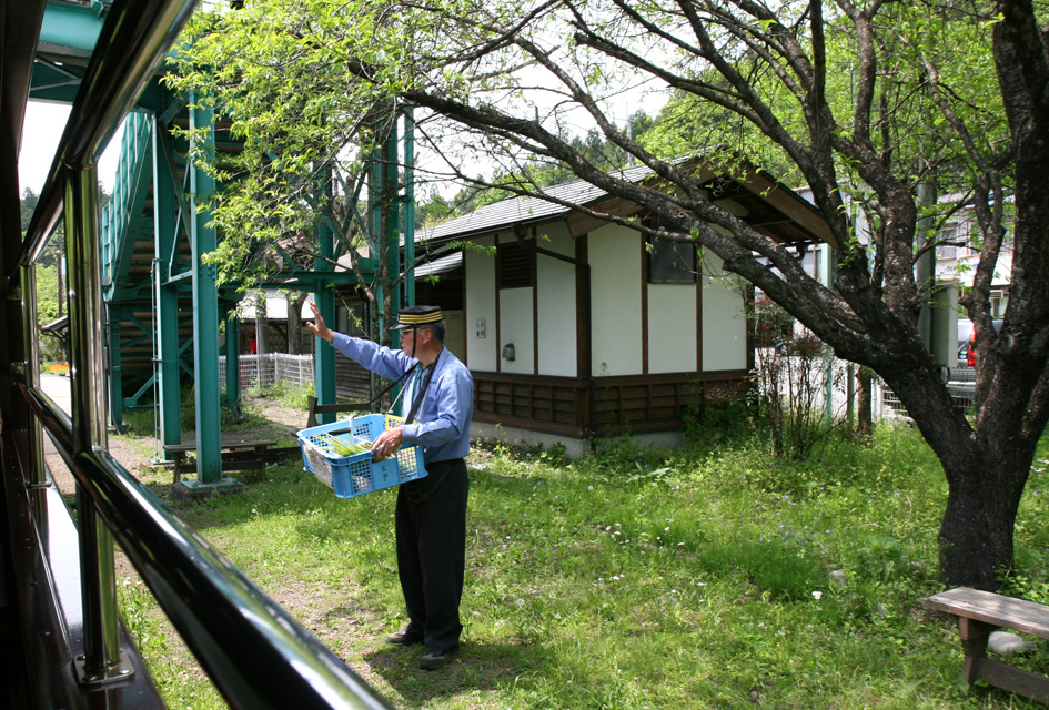 わたらせ渓谷鉄道 トロッコ列車1 足尾_e0127948_19115257.jpg