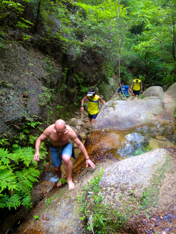 2012/5/22 Barefoot Running with Barefoot Ted in Ashiya Rock Garden _b0220886_13202890.jpg
