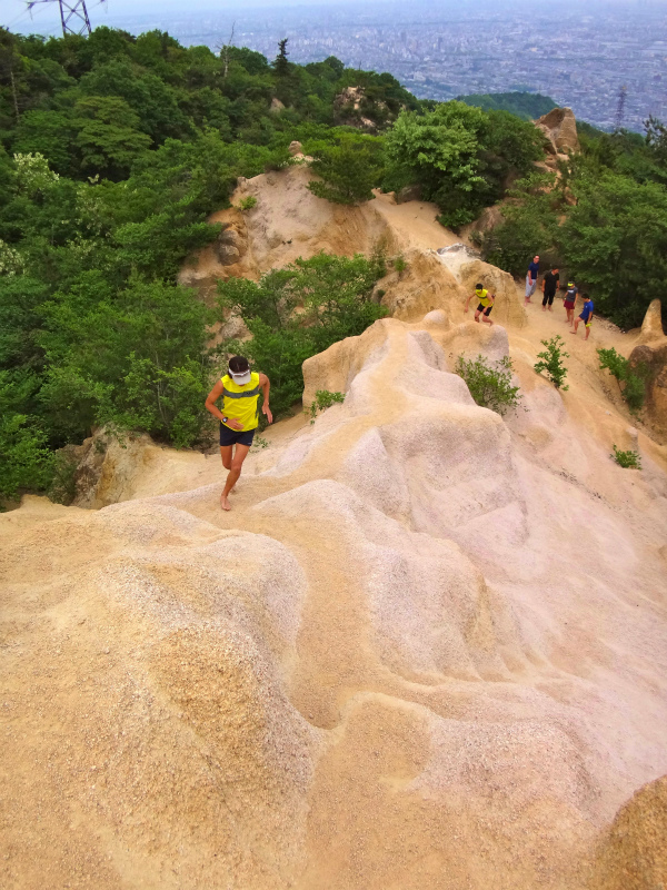 2012/5/22 Barefoot Running with Barefoot Ted in Ashiya Rock Garden _b0220886_1328185.jpg