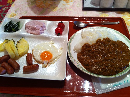 華鳳のキーマカレーは美味しい。。_b0091423_22173651.jpg