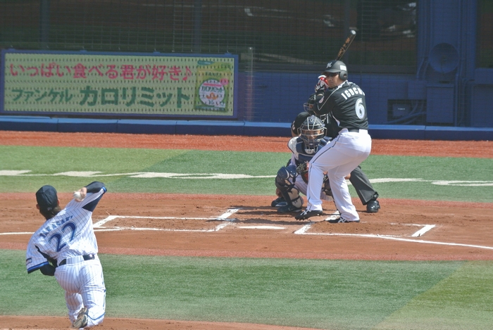  2012年5月19日、ハマスタで交流戦マリーンズVSベイスターズ その2_e0089232_1437495.jpg