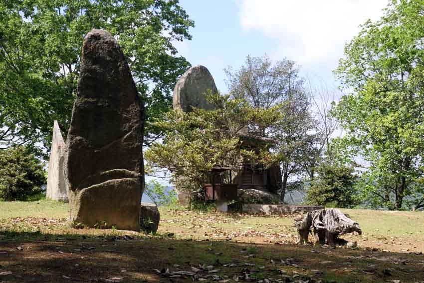 王墓の丘史跡公園「楯築神社」♪_d0058941_2117509.jpg