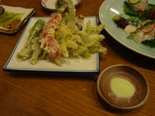 新宿「酒処 吉本」へ行く。_f0232060_12574556.jpg