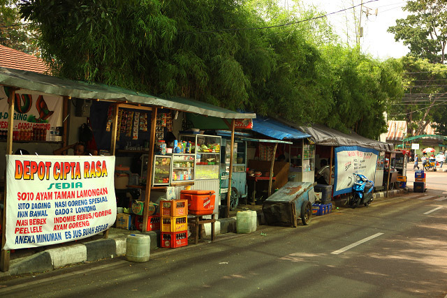 Arrival in Indonesia / photo by Yam_b0149365_452283.jpg