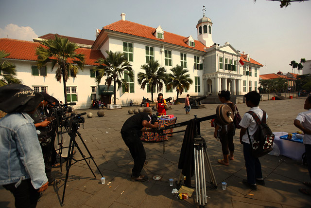 Arrival in Indonesia / photo by Yam_b0149365_459189.jpg