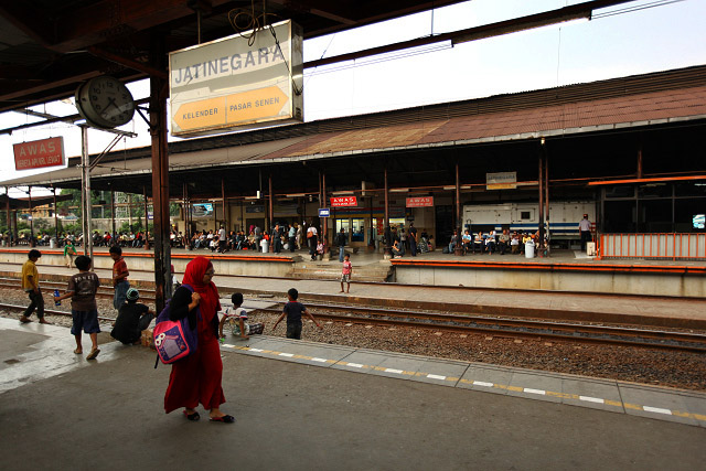 Arrival in Indonesia / photo by Yam_b0149365_5132649.jpg