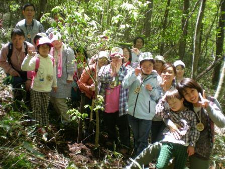 植樹-太陽生命の森2012_e0148806_1322657.jpg