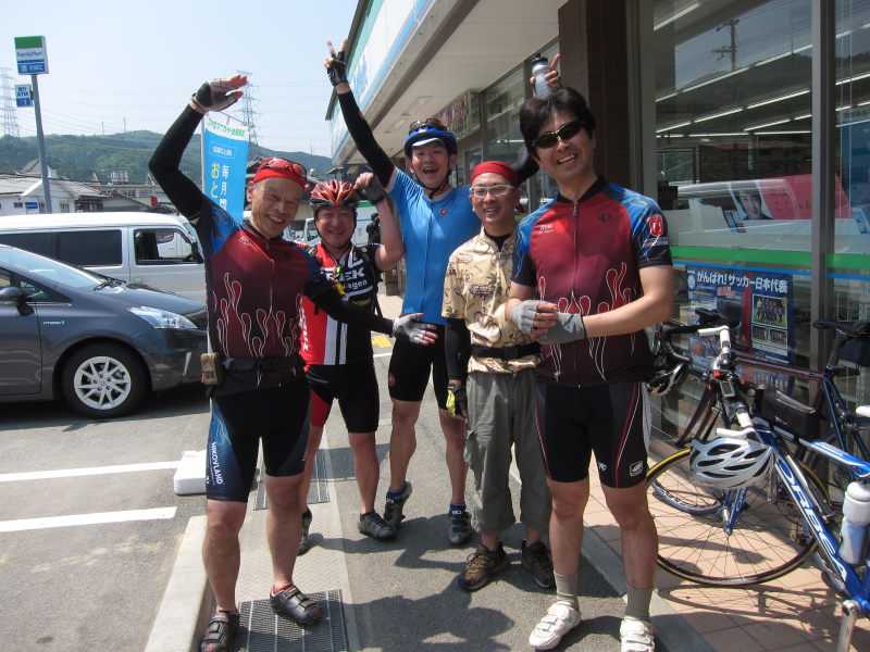 先輩後輩お笑いコンビと行く激走、そして爆笑サイクリング！－箕面～野間～一庫～川西_e0138081_18541566.jpg