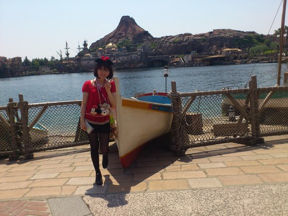 東京ディズニーシー 東京を食べ歩くネコ
