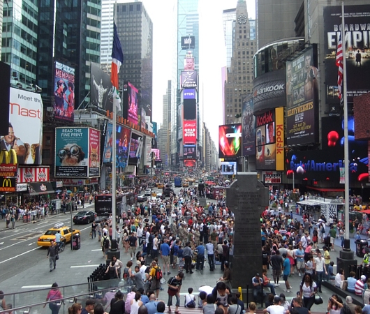 NYのタイムズ・スクエアからフリート・ウィークのイベント風景_b0007805_12485029.jpg