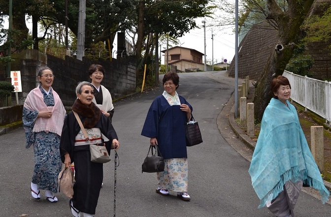 春の着物で女子会開催_c0110117_14134339.jpg