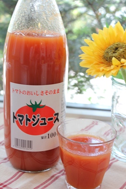 青森のおいしいトマトジュース_f0161543_17451167.jpg