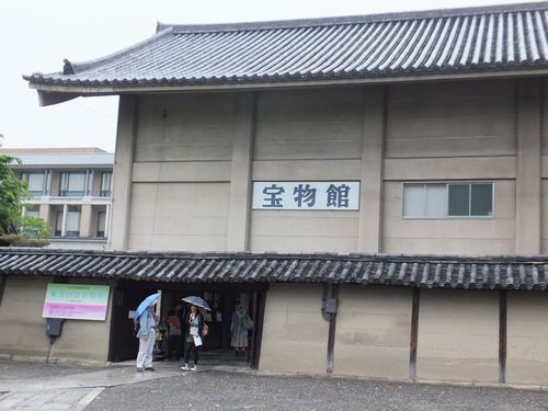 東寺「宝物館」で密教法具と感動的な諸仏に対面_f0120102_893454.jpg