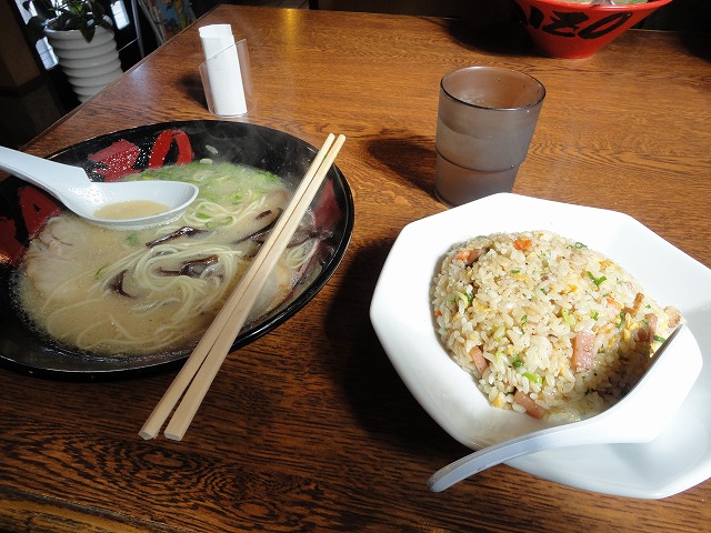 明日は、店休日でお休みです。_a0110720_16224540.jpg