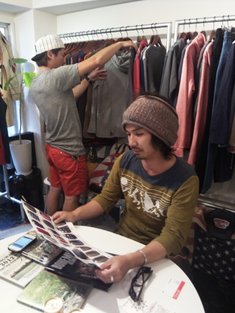 初日終了。_c0167336_1913392.jpg