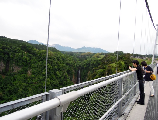 九重夢大吊橋と筋湯温泉。_d0195183_0133839.jpg