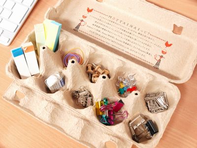 MOTTAINAIたまごのパック活用法(その1)文具入れ_e0105047_16423441.jpg