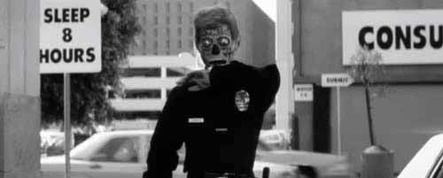 『ゼイ・リヴ』、強力なメッセージを有する不気味な映画 By VC 1_c0139575_19444882.jpg