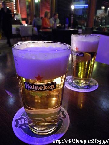 オランダで飲むハイネケン 1 オランダ うきうきビール生活 In フランクフルト