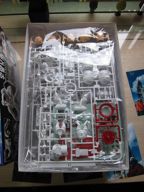 ライター第2段 「バンダイ 宇宙兄弟 1/10 ムッタ&アポEVAセット」レポートその2_c0166765_2316340.jpg