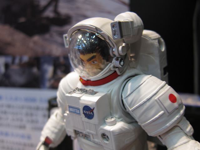 ライター第2段 「バンダイ 宇宙兄弟 1/10 ムッタ&アポEVAセット」レポートその2_c0166765_2323545.jpg