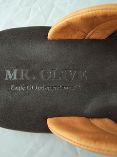 MR.OLIVE E.O.I(ミスターオリーブイーオーアイ)のサンダルが入荷☆そして、食パン。_b0108653_2385188.jpg