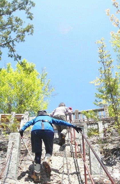 ＜2012年５月19～20日＞新緑の奥秩父「雲取山～飛龍山」縦走_c0119160_1459549.jpg