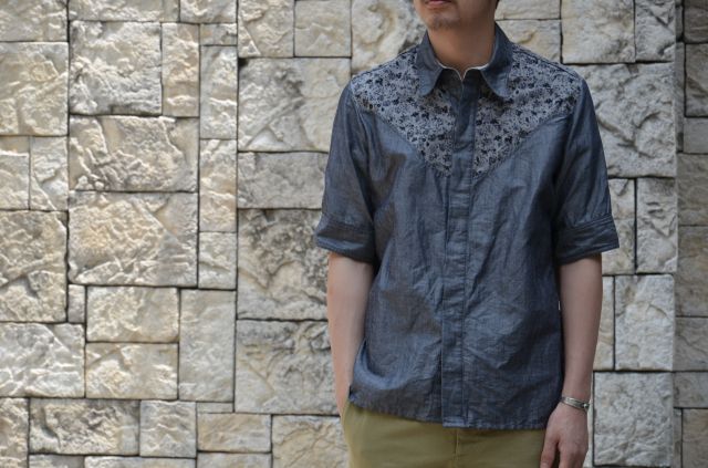 white mountaineering/Cotton Ramie Chambray Half-Sleeve Flower Camouflage Print Shirt -_d0158579_112146.jpg