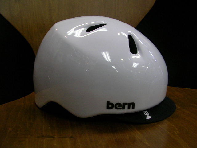 bern取扱い始めました!_b0189682_13281676.jpg