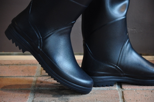 朝から雨ということは・・・AIGLE_e0127399_171562.jpg