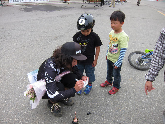 2012全日本MTB選手権ダウンヒル観戦レポート_c0166765_1814129.jpg
