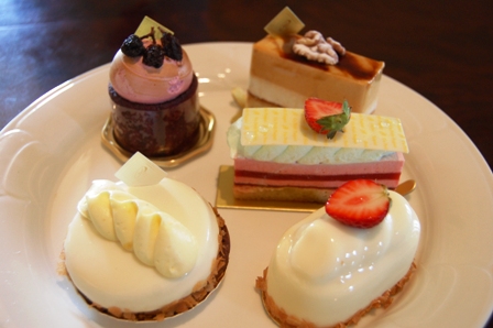 アンプチパケのケーキ_a0077673_1361475.jpg