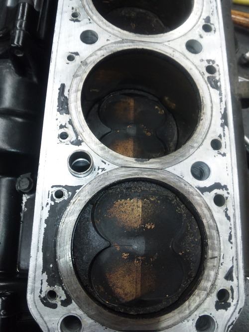 GPZ900R エンジンオーバーホルですなっ。その2_a0163159_23402876.jpg