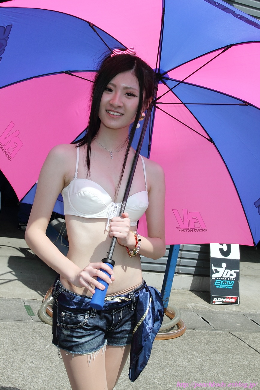 藍内実希 さん 小林自動車レーシングプロジェクトrq Milkees Peach Body