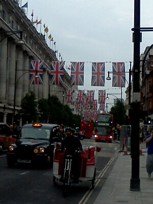 Diamond Jubilee Weekend 街の様子_c0088696_11044.jpg