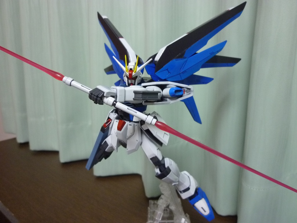 フリーダムガンダム 完成品_d0168896_2321791.jpg